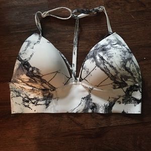 🌸 2/$12 or 3/$15 sports bra